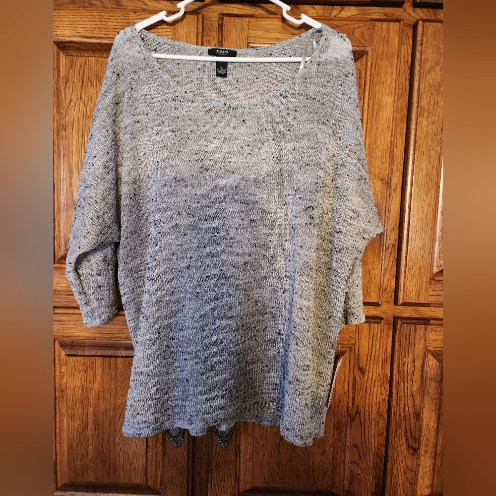 Alfani Woman Grey and White Sweater Size 1X - Picture 6 of 8